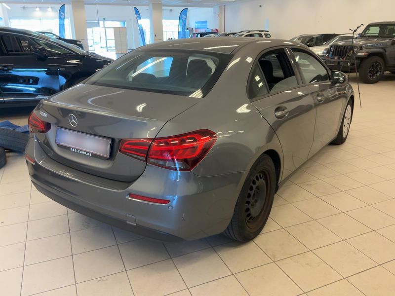 Mercedes-Benz A-Klasse Limousine A 180 2020 – снимка 8