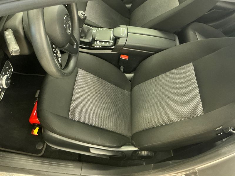 Mercedes-Benz A-Klasse Limousine A 180 2020 – снимка 26