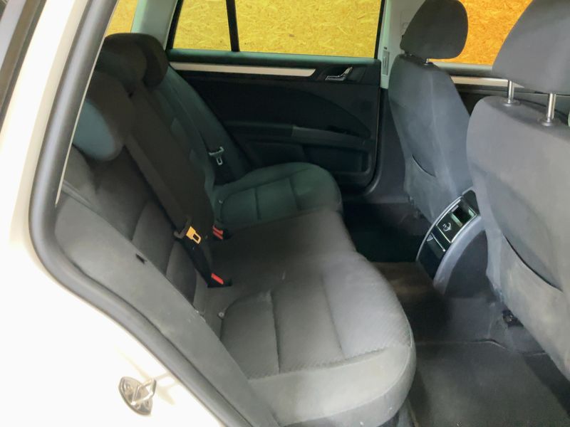 Skoda Superb 1.6 TDI Ambition 2014 – снимка 20