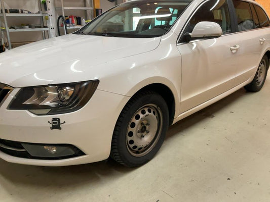 Skoda Superb 1.6 TDI Ambition 2014 – снимка 2