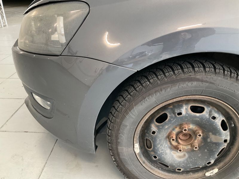 Volkswagen Polo 1.2 TSI Advance 2012 – снимка 31