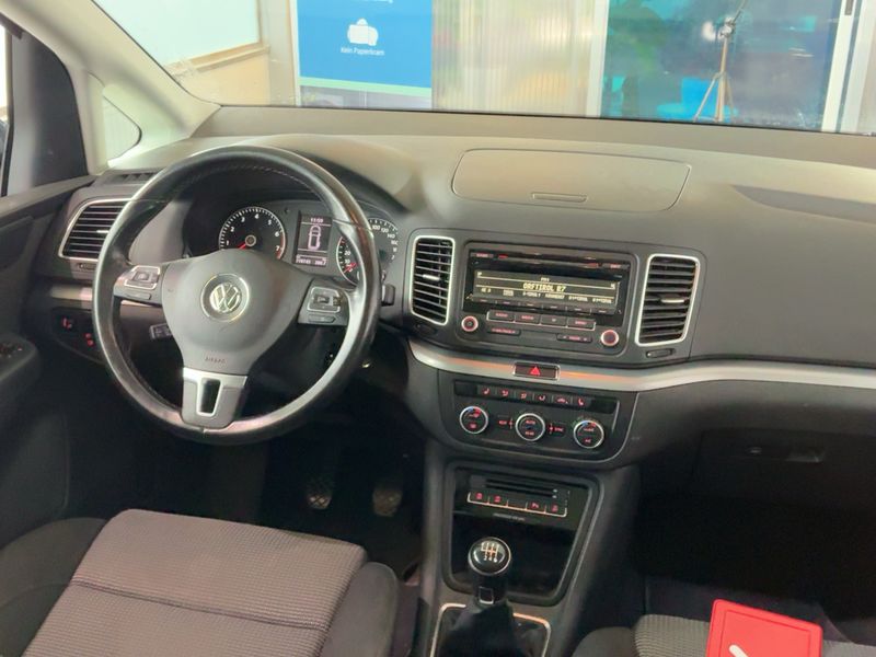 Volkswagen Sharan 1.4 TSI Karat BlueMotion Tech 2015 – снимка 18