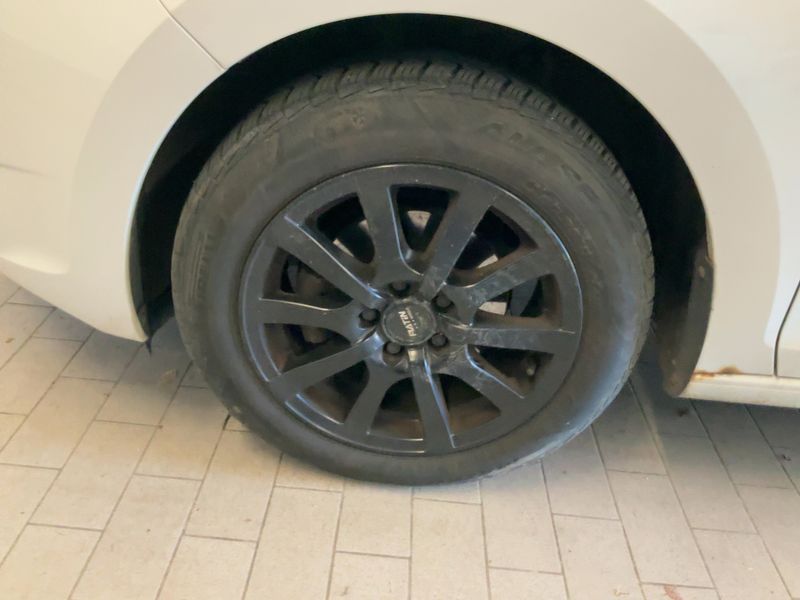 Skoda Rapid Spaceback 1.2 TSI Active 2014 – снимка 3