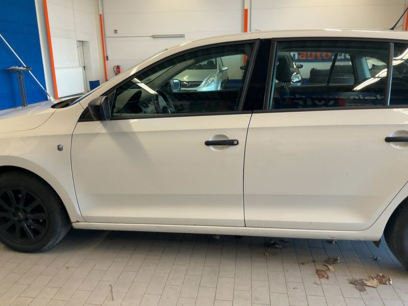Skoda Rapid Spaceback 1.2 TSI Active 2014 – снимка 4