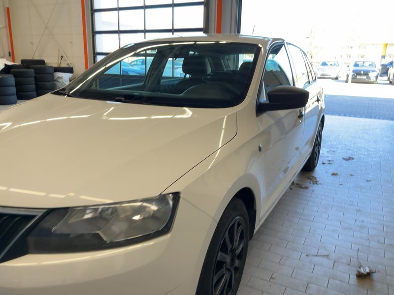 Skoda Rapid Spaceback 1.2 TSI Active 2014 – снимка 2