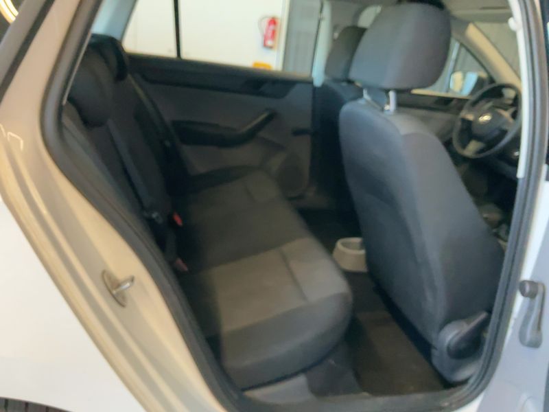 Skoda Rapid Spaceback 1.2 TSI Active 2014 – снимка 20
