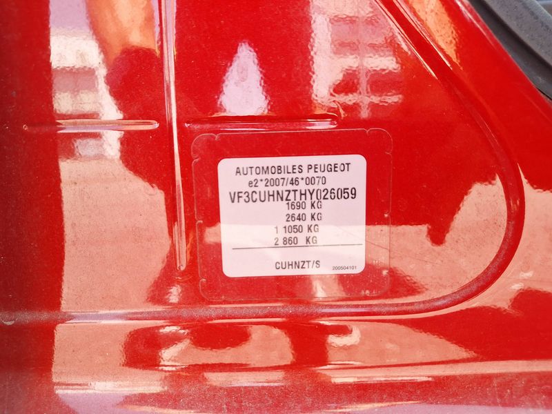 Peugeot 2008 1.2 PureTech Allure 2017 – снимка 19