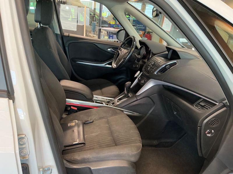 Opel Zafira Tourer 2.0 CDTI Edition 2012 – снимка 3