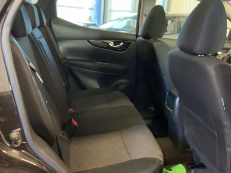 Nissan Qashqai 1.2 N-Connecta 2016 – снимка 19