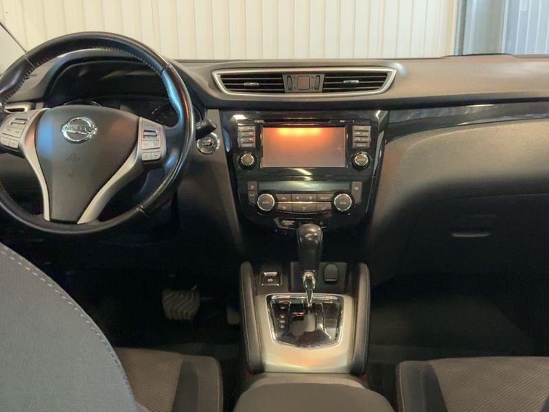Nissan Qashqai 1.2 N-Connecta 2016 – снимка 17