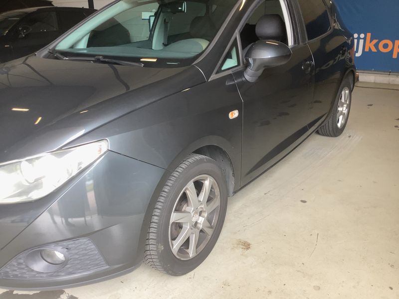 Seat Ibiza 1.2 TDI Stylance / Style 2010 – снимка 2