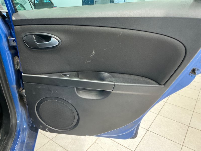 Seat Leon 2.0 TDI FR 2011 – снимка 25
