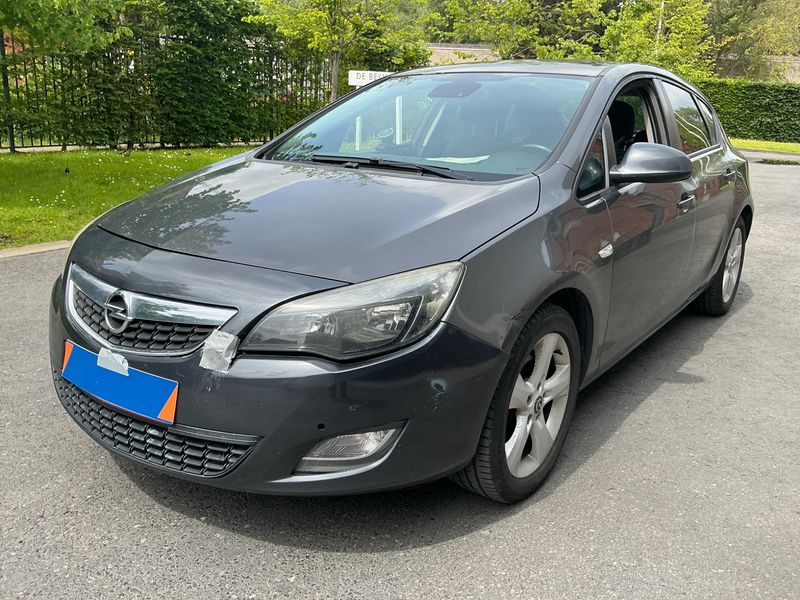 Opel Astra 1.7 CDTI Design Edition 2011