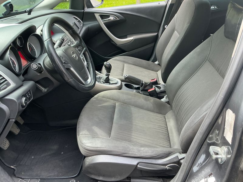 Opel Astra 1.7 CDTI Design Edition 2011 – снимка 3