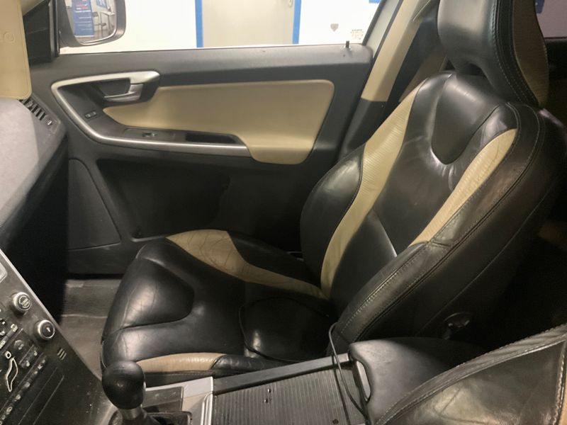 Volvo XC60 2.4D DRIVe R-Design 2010 – снимка 27
