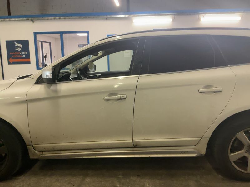 Volvo XC60 2.4D DRIVe R-Design 2010 – снимка 4