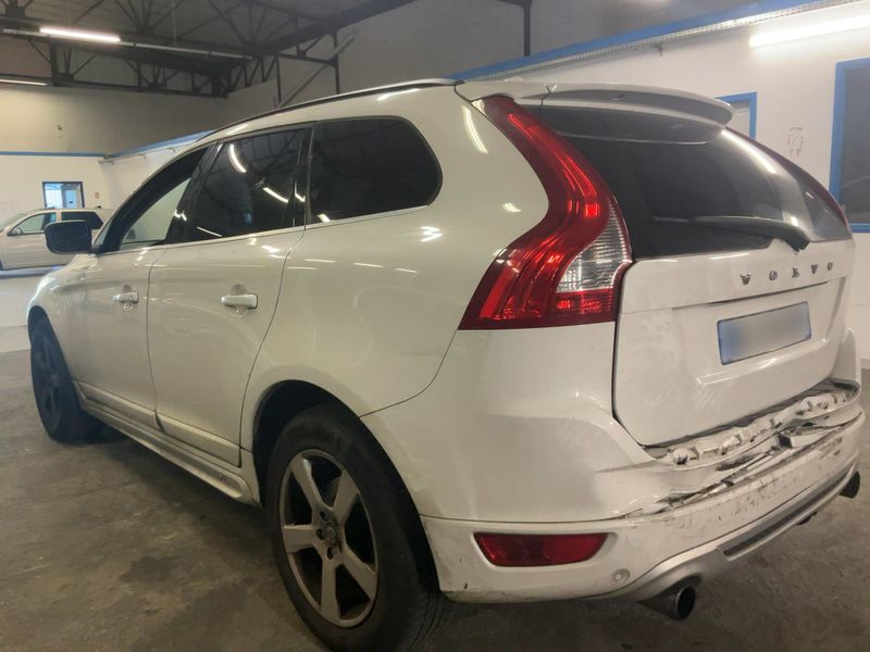 Volvo XC60 2.4D DRIVe R-Design 2010 – снимка 6
