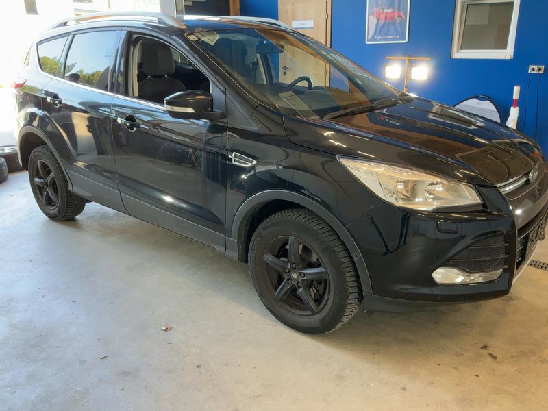 Ford Kuga 2.0 TDCi Trend 2015 – снимка 12