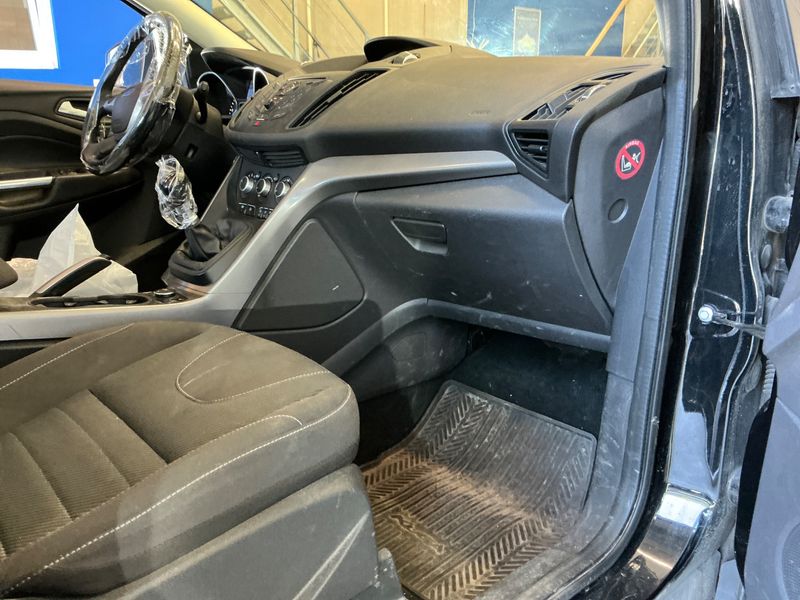 Ford Kuga 2.0 TDCi Trend 2015 – снимка 39
