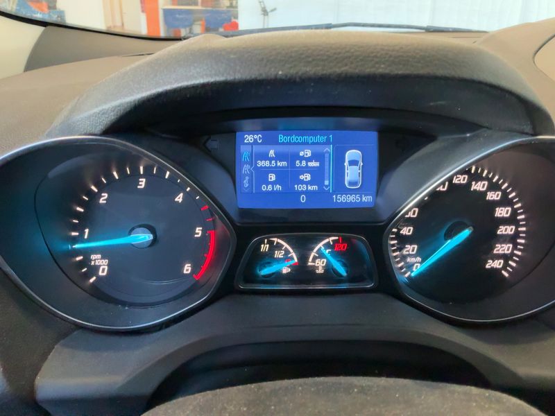 Ford Kuga 2.0 TDCi Trend 2015 – снимка 19
