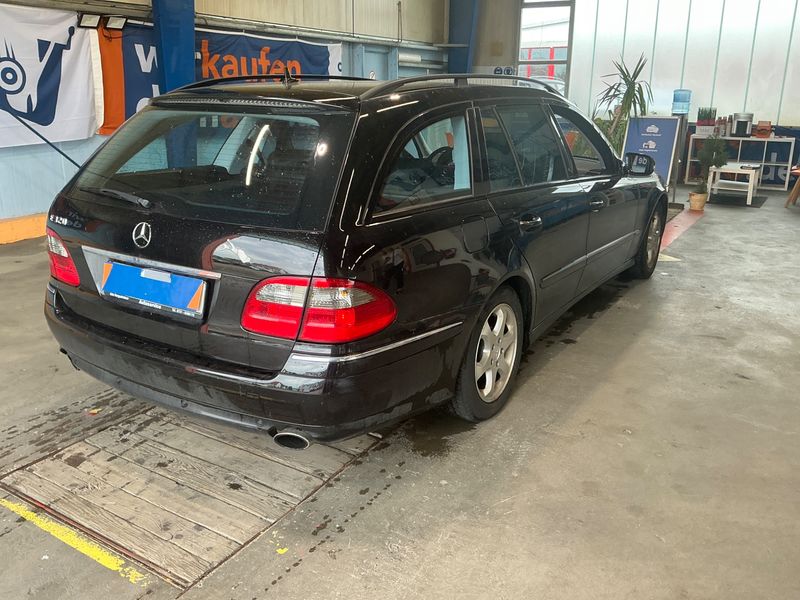 Mercedes-Benz E-Klasse E 320 CDI T Avantgarde 2009 – снимка 2