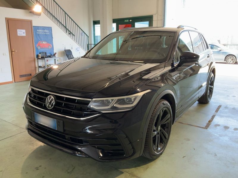 Volkswagen Tiguan 2.0 TDI R-Line 4Motion 2022 – снимка 1