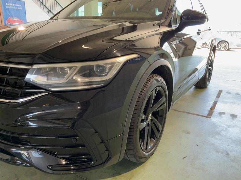 Volkswagen Tiguan 2.0 TDI R-Line 4Motion 2022 – снимка 2