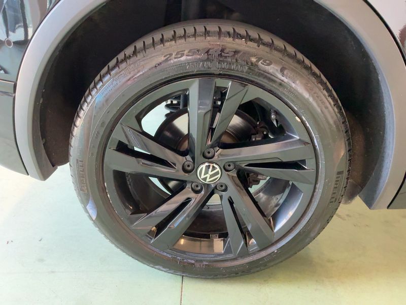 Volkswagen Tiguan 2.0 TDI R-Line 4Motion 2022 – снимка 9