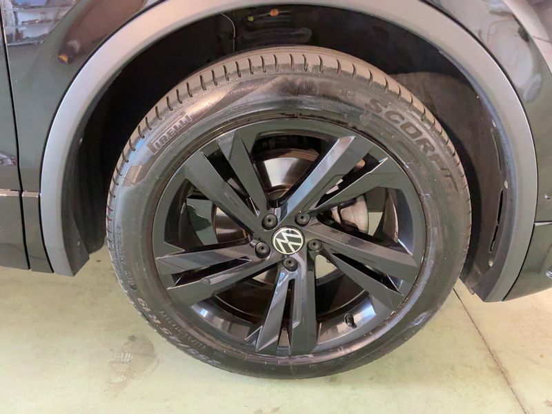 Volkswagen Tiguan 2.0 TDI R-Line 4Motion 2022 – снимка 11