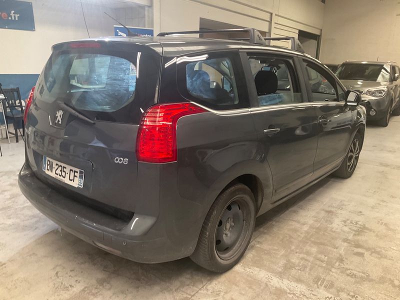 Peugeot 5008 1.6 HDi Premium 2011 – снимка 2