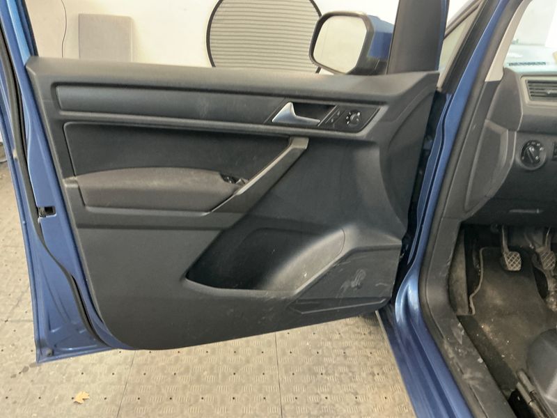 Volkswagen Caddy 1.0 TSI Trendline BlueMotion Tech 2019 – снимка 37