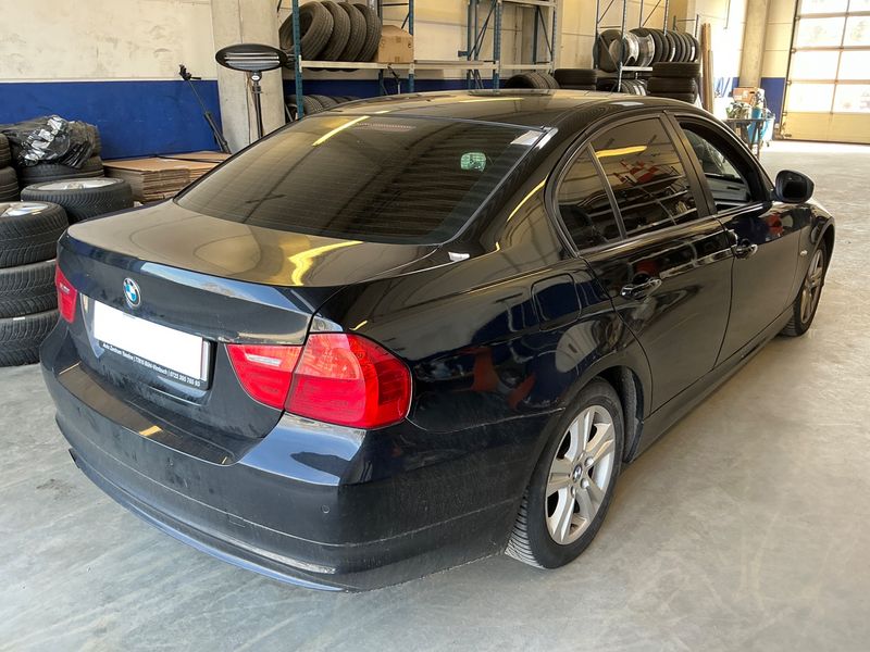 BMW 3er 318i 2011 – снимка 2
