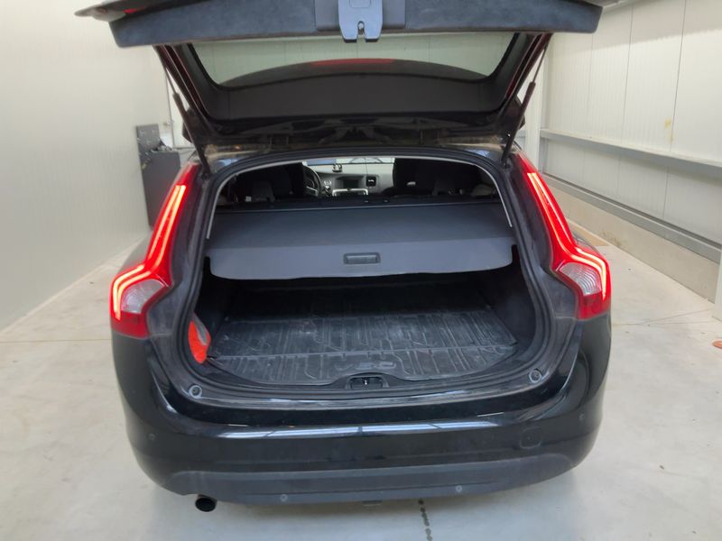 Volvo V60 1.6 D Kinetic 2011 – снимка 16