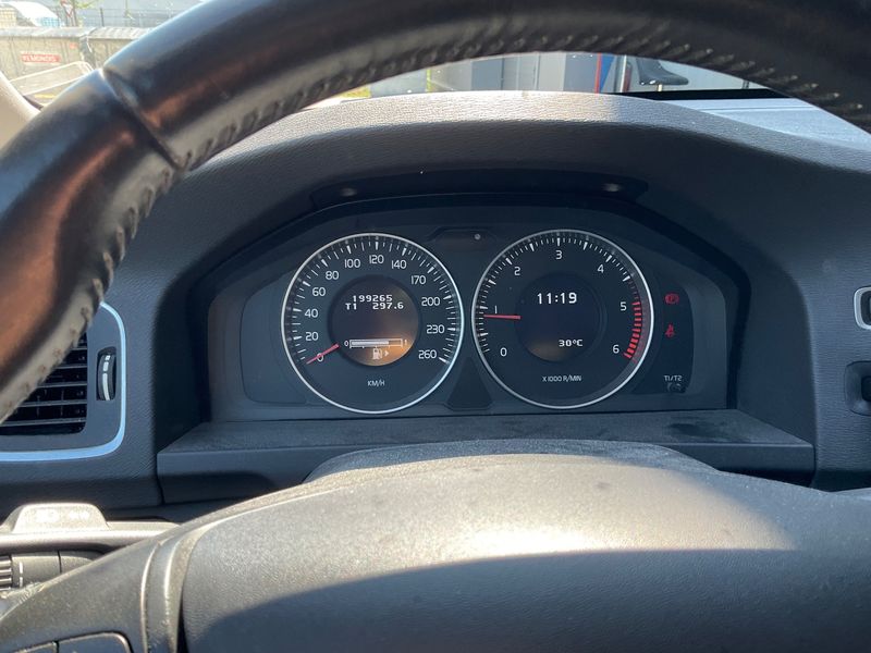 Volvo V60 1.6 D Kinetic 2011 – снимка 19