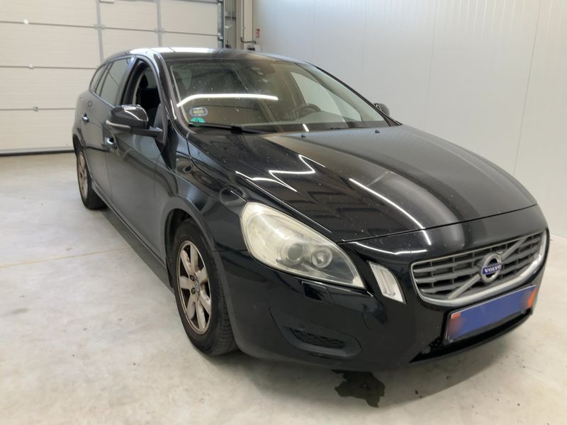 Volvo V60 1.6 D Kinetic 2011 – снимка 12
