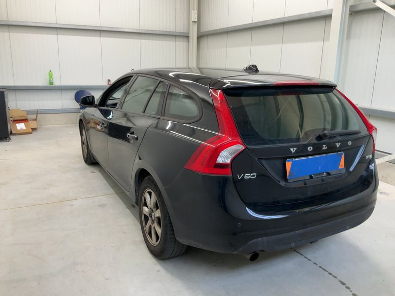 Volvo V60 1.6 D Kinetic 2011 – снимка 6