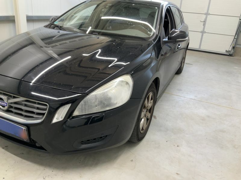Volvo V60 1.6 D Kinetic 2011 – снимка 2