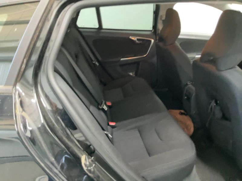 Volvo V60 1.6 D Kinetic 2011 – снимка 20