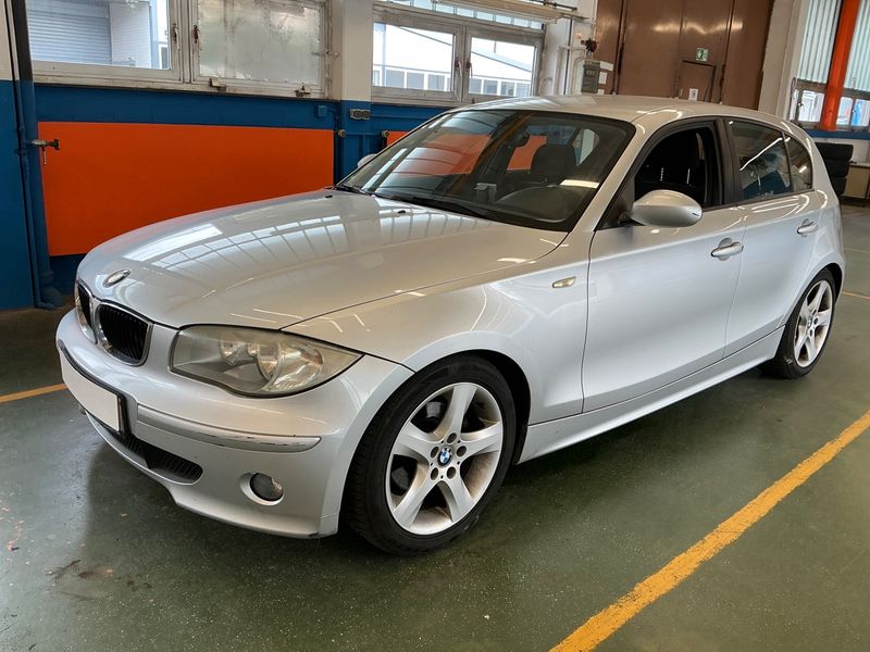 BMW 1er 120i 2005 – снимка 1