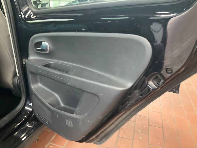 Volkswagen up! 1.0 Cross up! 2014 – снимка 38