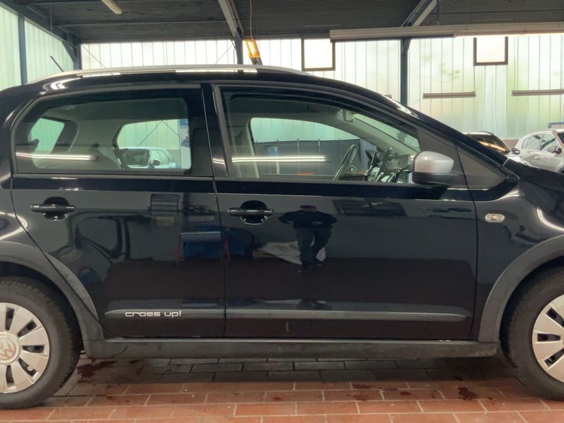 Volkswagen up! 1.0 Cross up! 2014 – снимка 10