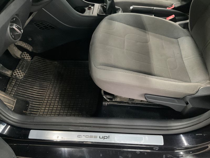 Volkswagen up! 1.0 Cross up! 2014 – снимка 33
