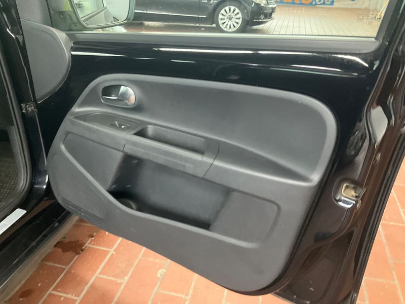 Volkswagen up! 1.0 Cross up! 2014 – снимка 41