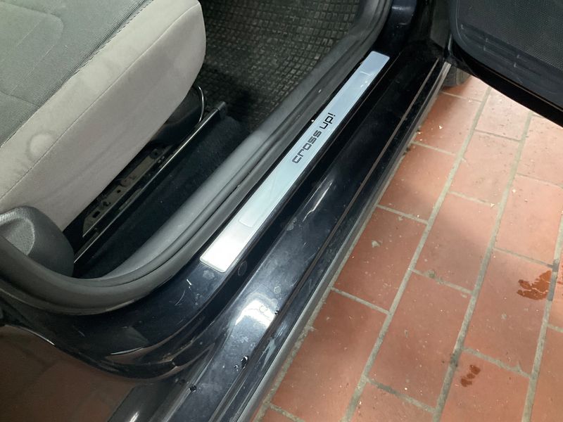 Volkswagen up! 1.0 Cross up! 2014 – снимка 23