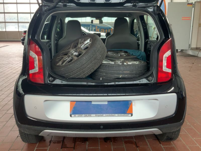 Volkswagen up! 1.0 Cross up! 2014 – снимка 16