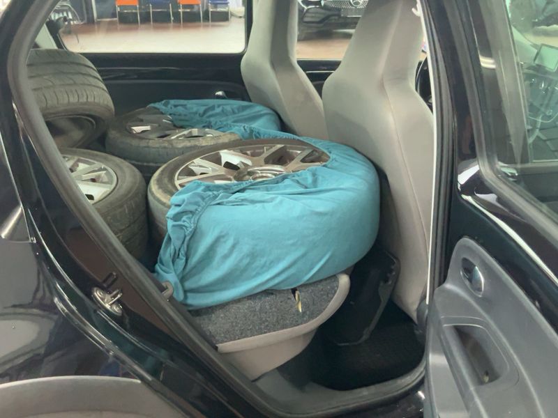 Volkswagen up! 1.0 Cross up! 2014 – снимка 20