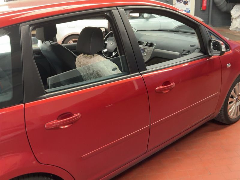 Ford C-Max 2.0 TDCi Titanium 2009 – снимка 10