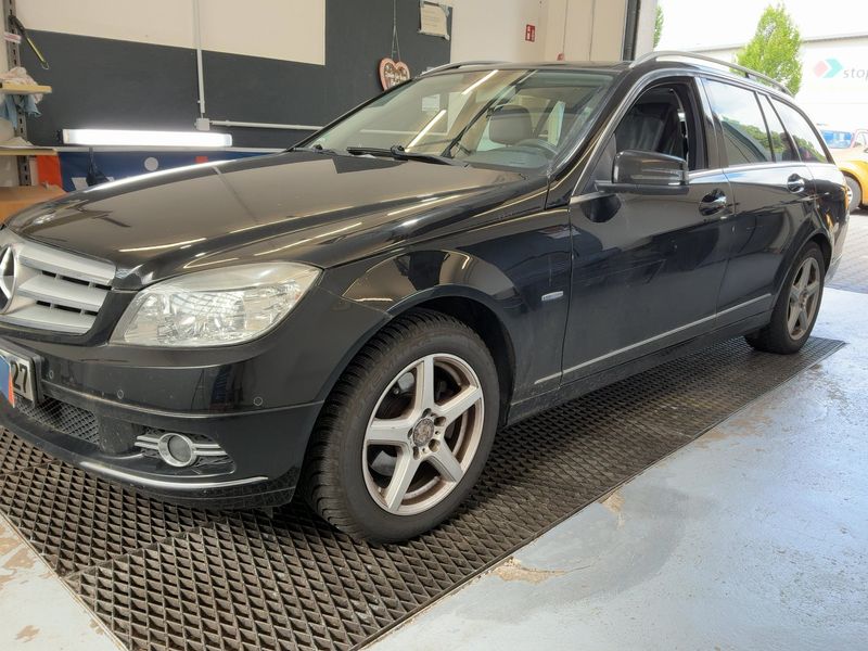 Mercedes-Benz C-Klasse C 220 CDI T BlueEfficiency Avantgarde 2009 – снимка 2