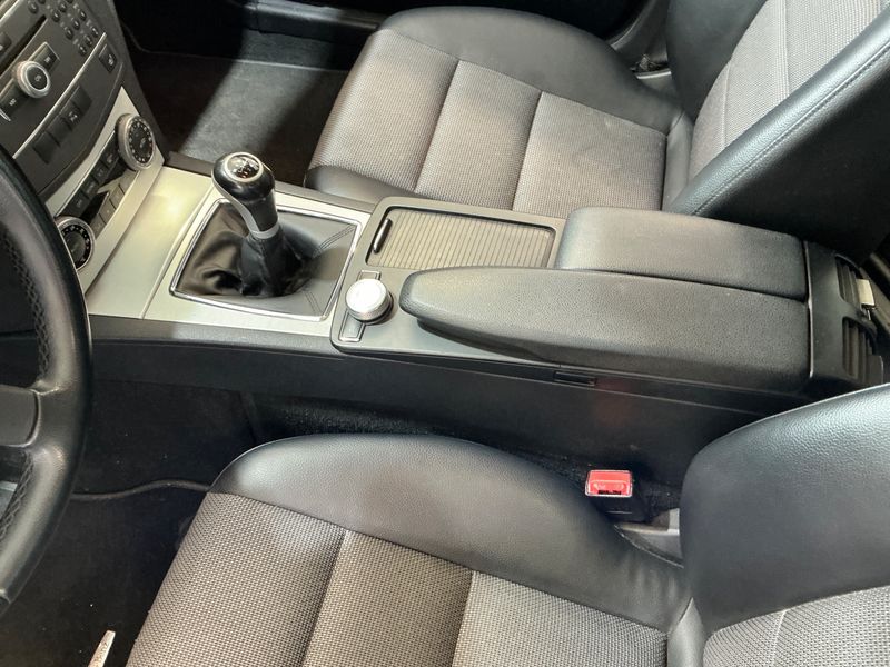 Mercedes-Benz C-Klasse C 220 CDI T BlueEfficiency Avantgarde 2009 – снимка 34