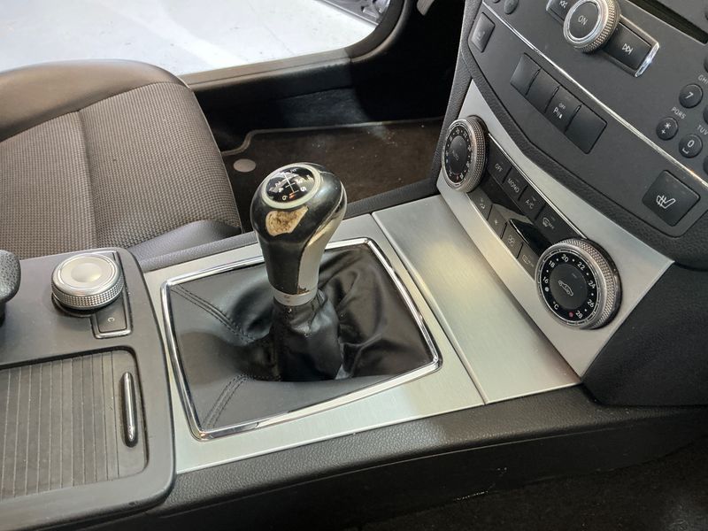 Mercedes-Benz C-Klasse C 220 CDI T BlueEfficiency Avantgarde 2009 – снимка 32